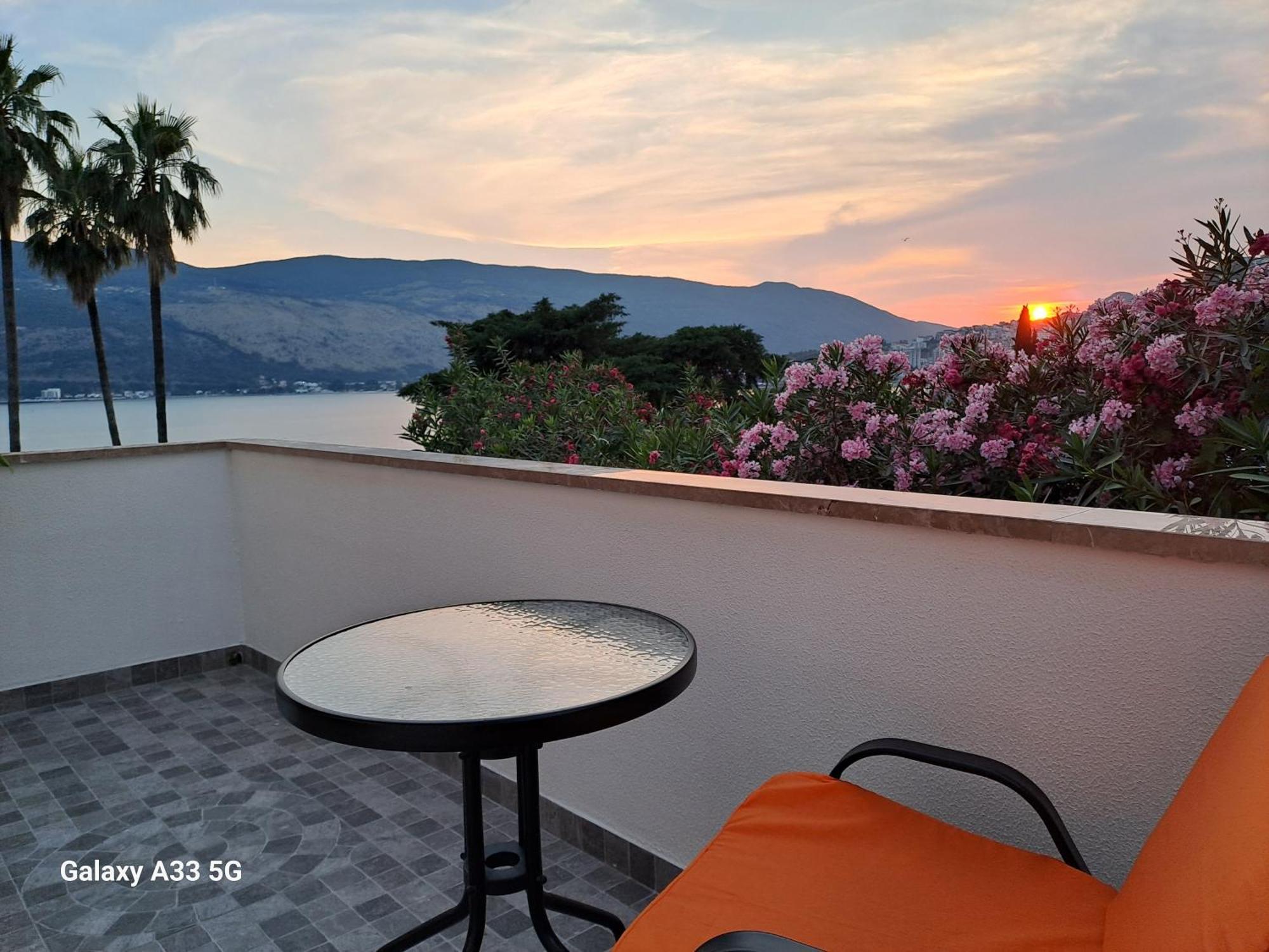 Vila Skala Herceg Novi Eksteriør billede